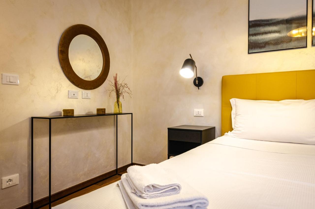 בולוניה Goito Luxury Apartment, In The Historical Center מראה חיצוני תמונה