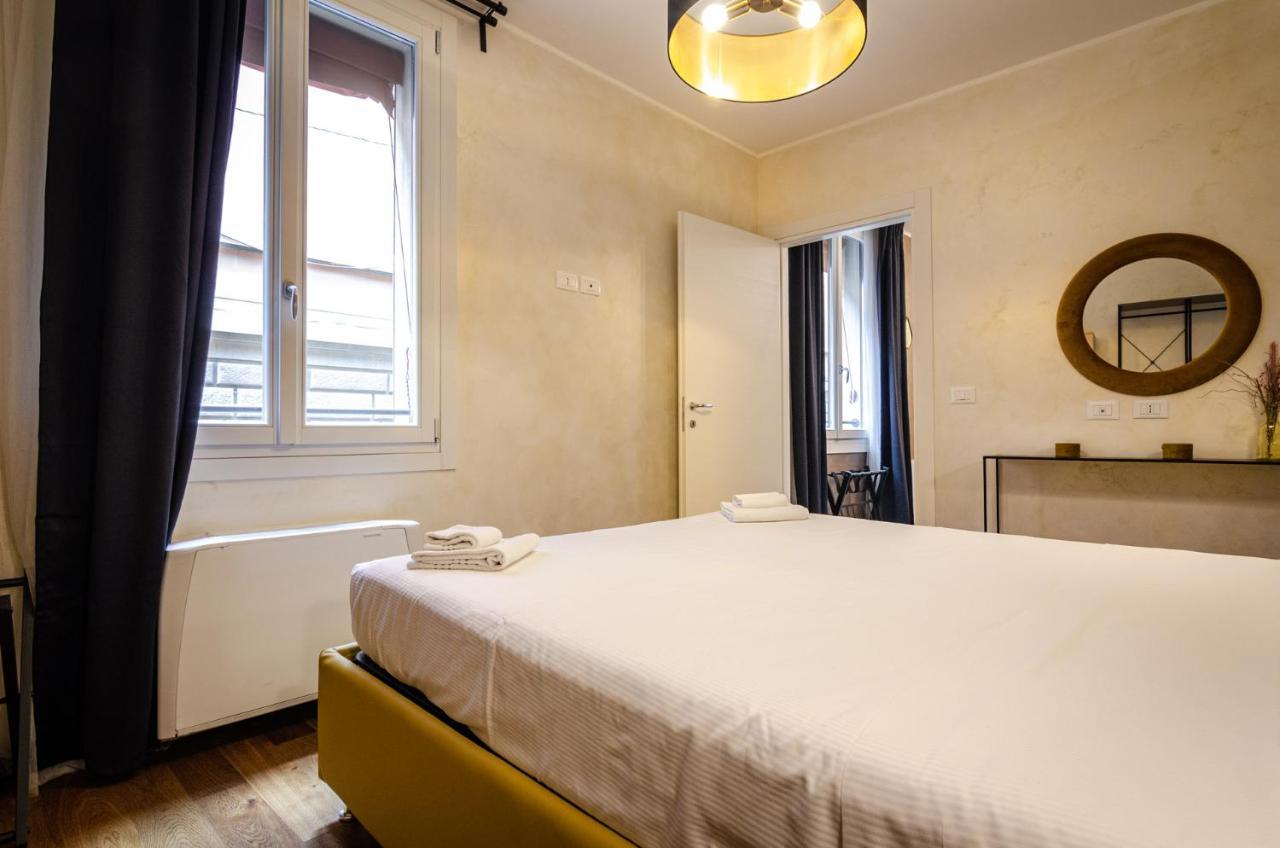בולוניה Goito Luxury Apartment, In The Historical Center מראה חיצוני תמונה